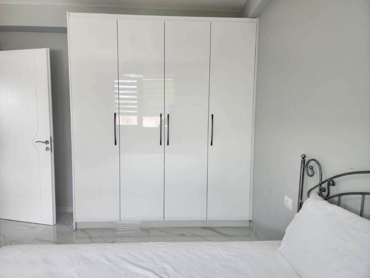 Amazing Sea View Apartment Sarandë エクステリア 写真